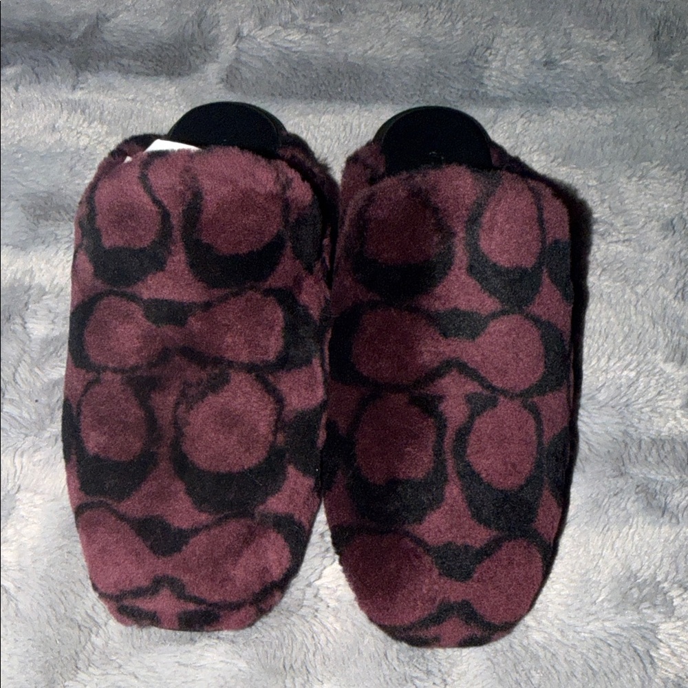 Brand New Coach merlot slippers size 8 pristine condition comes with box